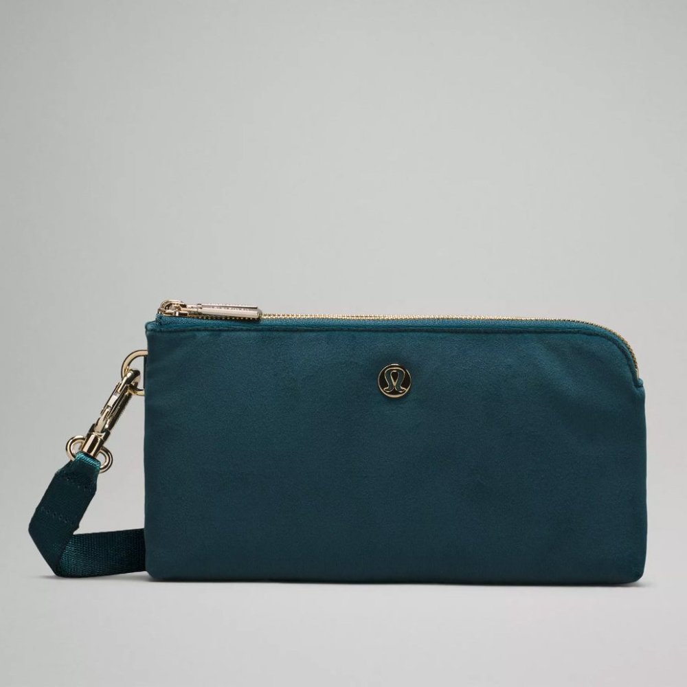 Lululemon Curved Wristlet Velour Green Jasper
